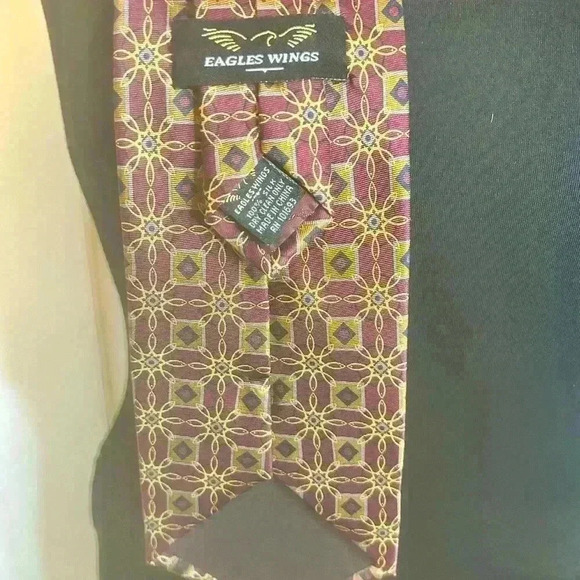 Vintage Eagles Wings Men’s Maroon and Gold Spirals and Diamonds 100% Silk Tie - Picture 3 of 5